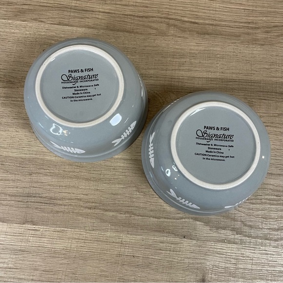 Signature Housewares Inc Pattern Paws and Fish Design Stoneware Pet Dishes - Picture 2 of 4